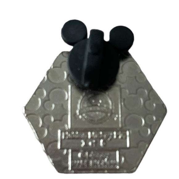 Disney Trading Pin Hexagon Mickey Mouse “chaser pin” part of hidden Mickey - Picture 2 of 2